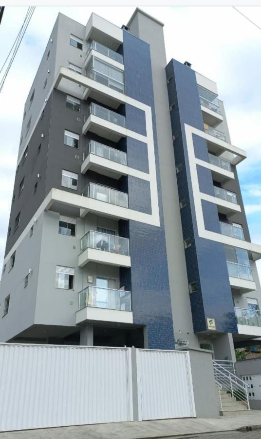 Agradavel Apartamento Em Bairro Silencioso... Camboriu Eksteriør billede
